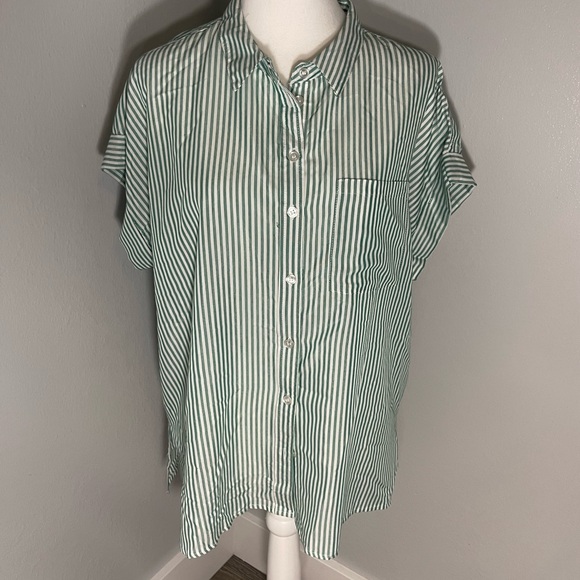 Velvet Other - NWOT: VELVET HEART Green and White Striped Short Sleeve Button up Shirt Size XL